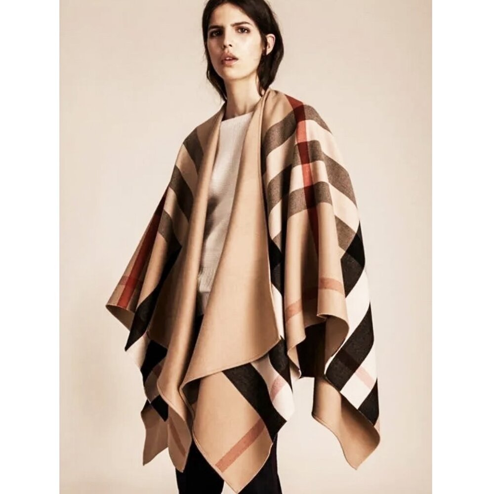 Burberry Charlotte Reversible Solid/House Check Wool Cape One Size - Picture 4 of 13